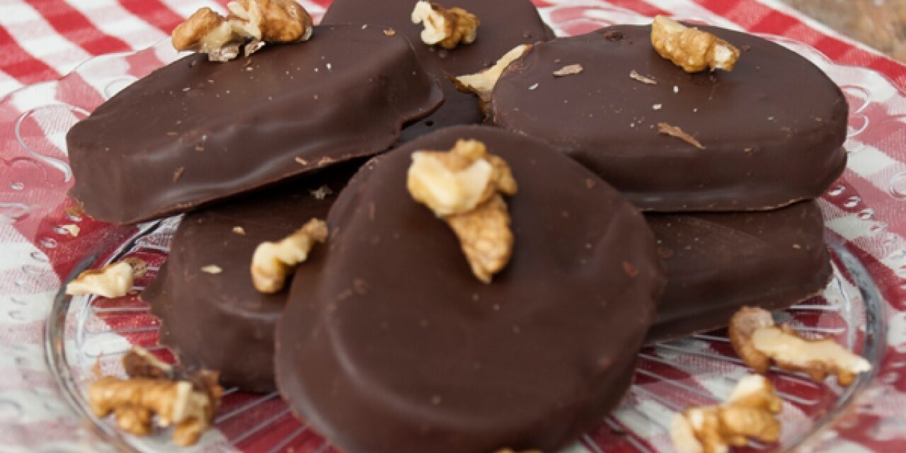 Περίσσεψαν σοκολατένια αυγά και τσουρέκι; 3 ιδέες για να φτιάξετε πεντανόστιμα γλυκά