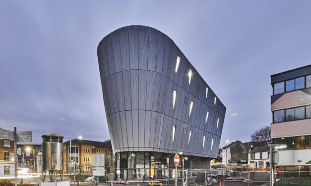 Στην Αγγλία το πρώτο πολυώροφο πάρκο για σκέιτμπορντ στον κόσμο