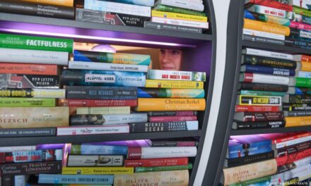 Γαλλία: Πλούσια και σημαντική η ελληνική παρουσία στο Φεστιβάλ Βιβλίου του Παρισιού