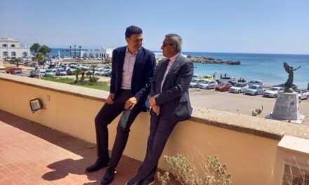 Συνάντηση Β. Κικίλια- Γ. Χατζημάρκου στη Ρόδο: 6,5% αύξηση στις αφίξεις τον Μάιο συγκριτικά με το 2019