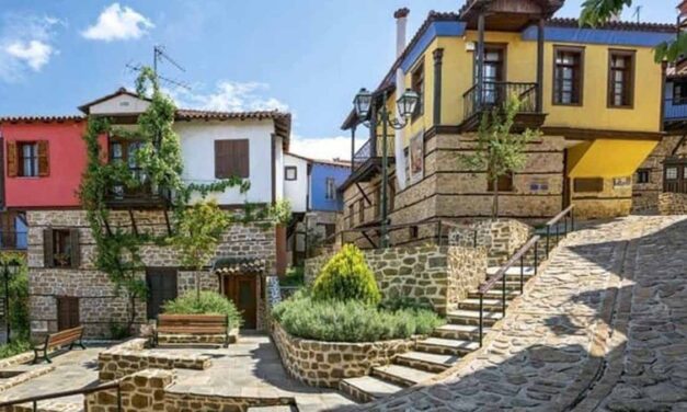 Αρναία Χαλκιδικής: Ένα από τα τρία ομορφότερα χωριά της Ελλάδας