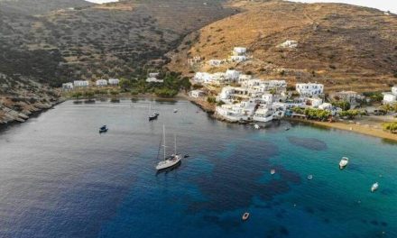Φάρος, το αλλοτινό λιμάνι της Σίφνου με τα υπέροχα Αιγαιοπελαγίτικα χρώματα (video)