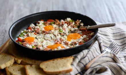 Καβουρμάς με αυγά – Αυτή η παραδοσιακή συνταγή μας στέλνει Θράκη