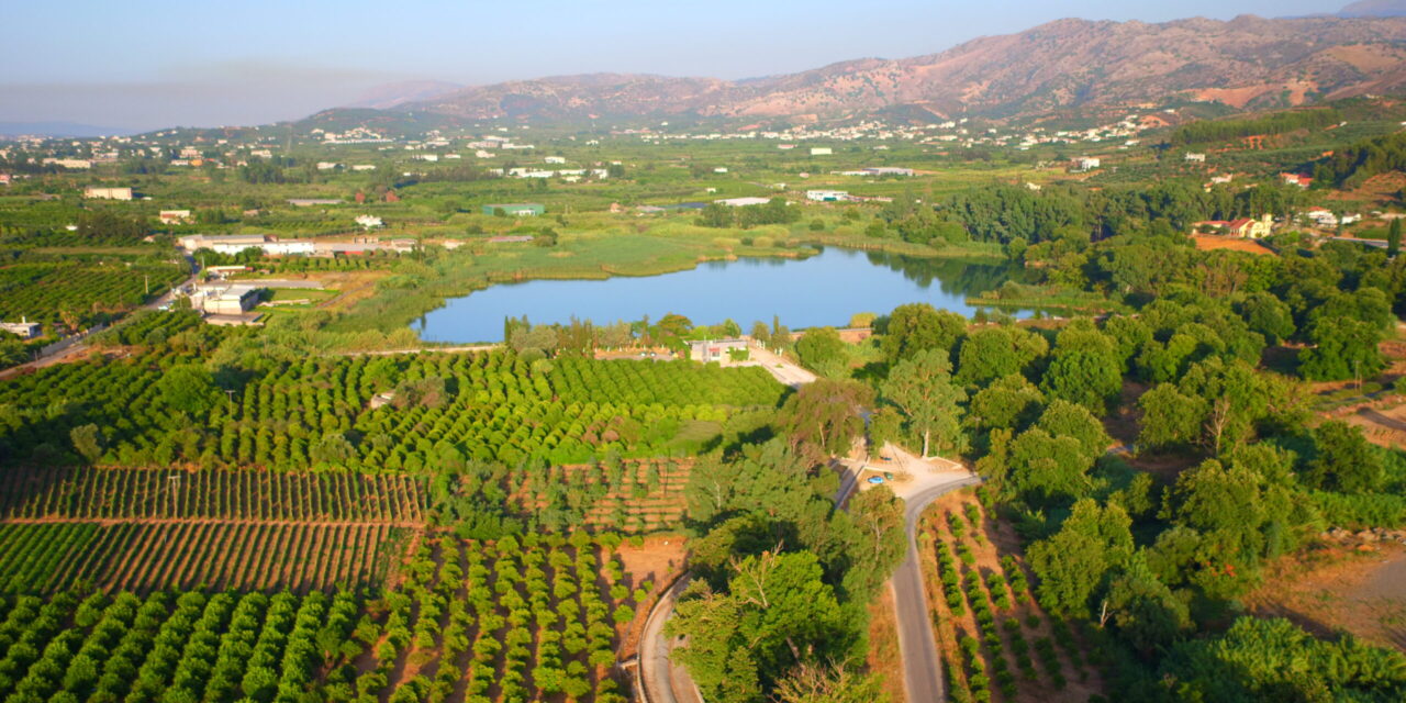 Χανιά: Ο Μικρός Υδροηλεκτρικός Σταθμός που έγινε Μουσείο ΑΠΕ στη λίμνη της Αγυιάς