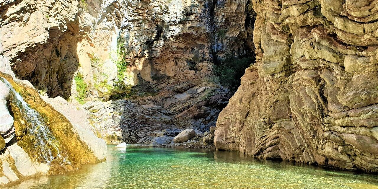 Ένας επίγειος παράδεισος στα νερά του Ταυρωπού (video)