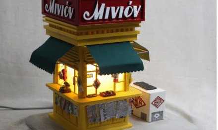 Finch of Athens: Τα κίτρινα περίπτερα της Αθήνας ως έργα τέχνης – Μία πρωτότυπη έκθεση