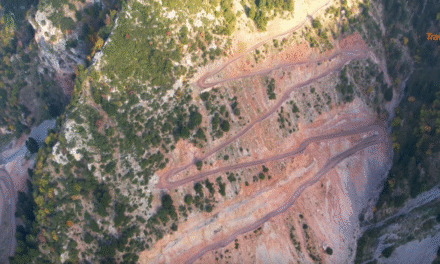 Από τις πιο επικίνδυνες διαδρομές της Ελλάδας αλλά και από τις ομορφότερες στα βουνά των Αγράφων (vid)