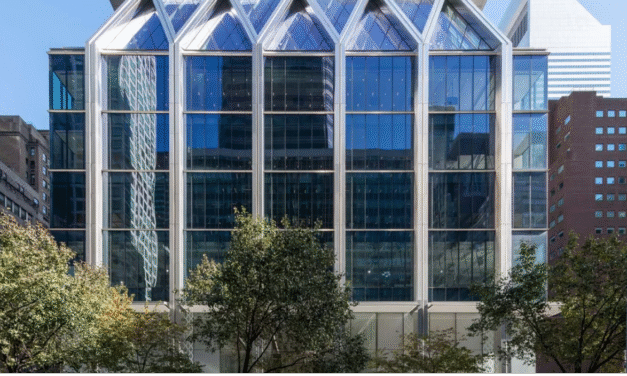 Νέα Υόρκη: Ο εντυπωσιακός ουρανοξύστης που καταλαμβάνει ολόκληρο οικοδομικό τετράγωνο στην Park Avenue