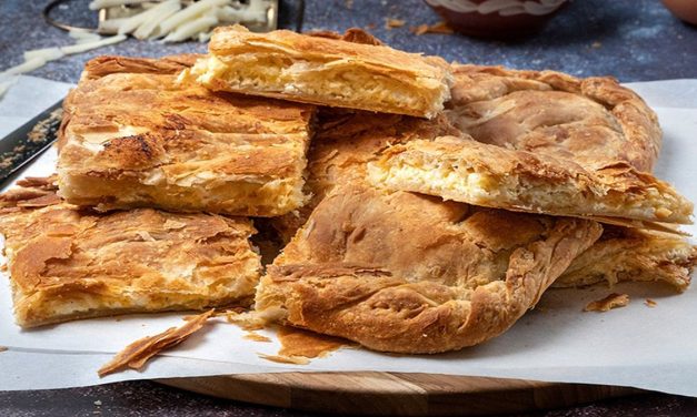 Κασάτα: Η θεϊκή τυρόπιτα από το Μέτσοβο