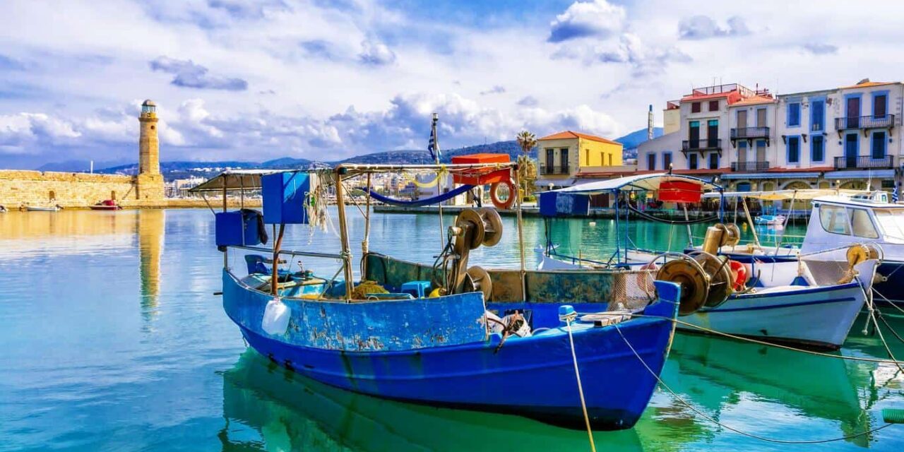 Ένα ελληνικό νησί στους 10 κορυφαίους προορισμούς του 2023 για τουρισμό περιπέτειας και ευεξίας