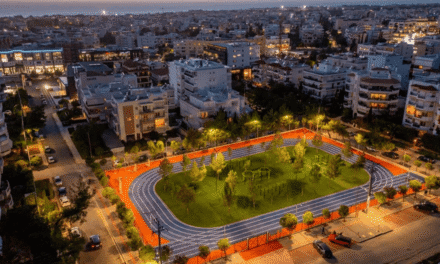 Γλυφάδα: Ένα ολόκληρο οικοδομικό τετράγωνο μεταμορφώθηκε σε σύγχρονο γήπεδο στίβου