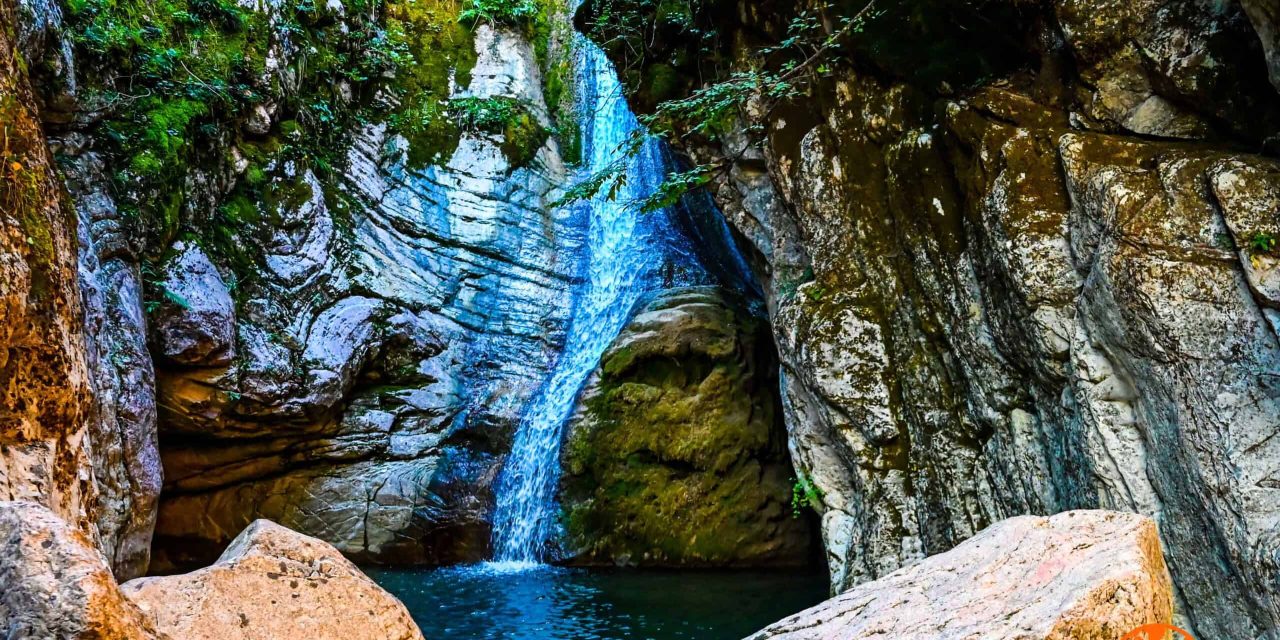 Μαύρη Σπηλιά: Διασχίζοντας το εκπληκτικό φαράγγι της Ευρυτανίας (video)