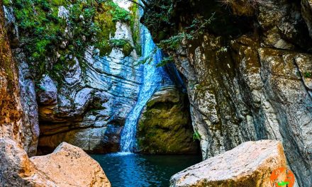 Μαύρη Σπηλιά: Διασχίζοντας το εκπληκτικό φαράγγι της Ευρυτανίας (video)