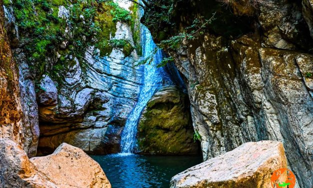 Μαύρη Σπηλιά: Διασχίζοντας το εκπληκτικό φαράγγι της Ευρυτανίας (video)