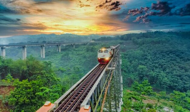 DiscoverEU: Άνοιξαν οι αιτήσεις για το δωρεάν ταξιδιωτικό πάσο σε 36.000 νέους