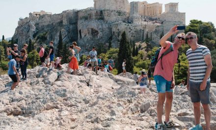 Τι βαθμό δίνουν στην Αθήνα οι ξένοι τουρίστες