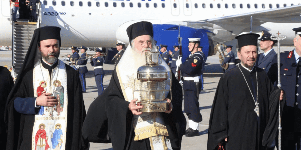 AEGEAN: Με ειδική πτήση το Άγιο Φως στην Αθήνα από τα Ιεροσόλυμα το Μ.Σάββατο