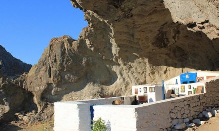 Αυτή είναι η μοναδική εκκλησία στον κόσμο χωρίς σκεπή – Γιορτάζει την Ανάσταση την… Τρίτη του Πάσχα