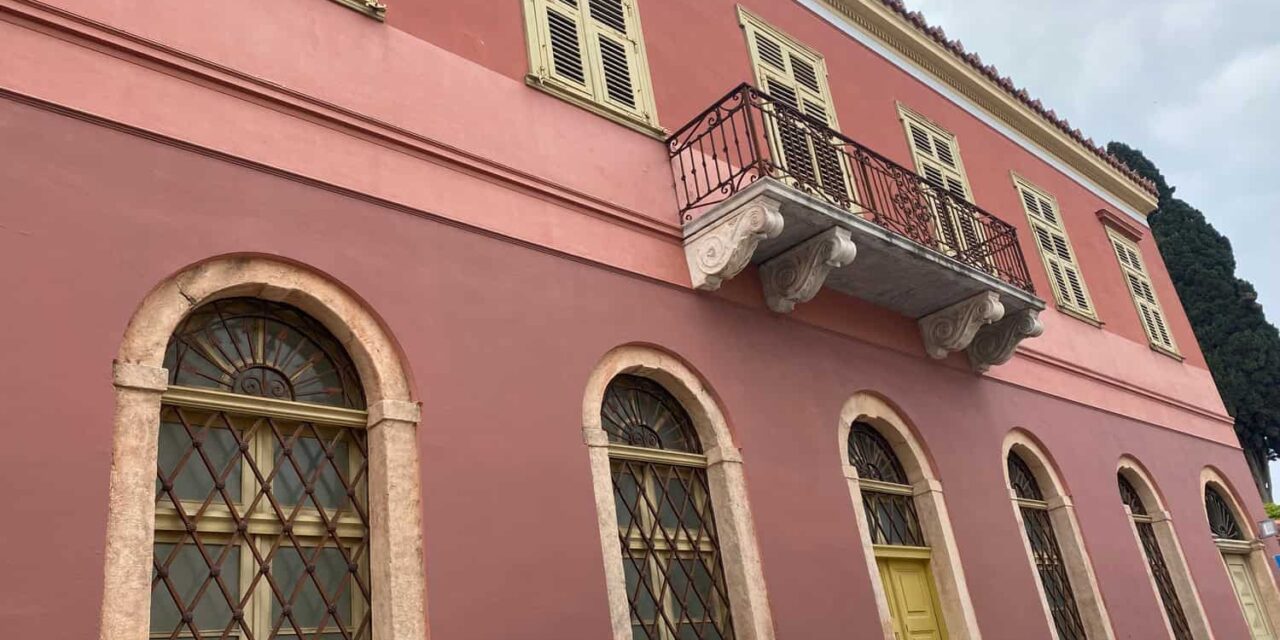 «Ζωντανεύουν» ιστορικά κτήρια της Πλάκας