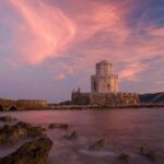 Σαν παραμύθι: 7 εντυπωσιακά κάστρα που μας ταξιδεύουν σε άλλες εποχές
