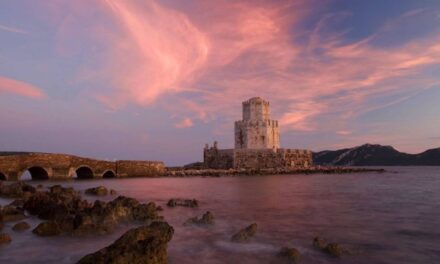 Σαν παραμύθι: 7 εντυπωσιακά κάστρα που μας ταξιδεύουν σε άλλες εποχές