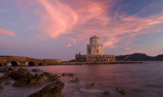 Σαν παραμύθι: 7 εντυπωσιακά κάστρα που μας ταξιδεύουν σε άλλες εποχές