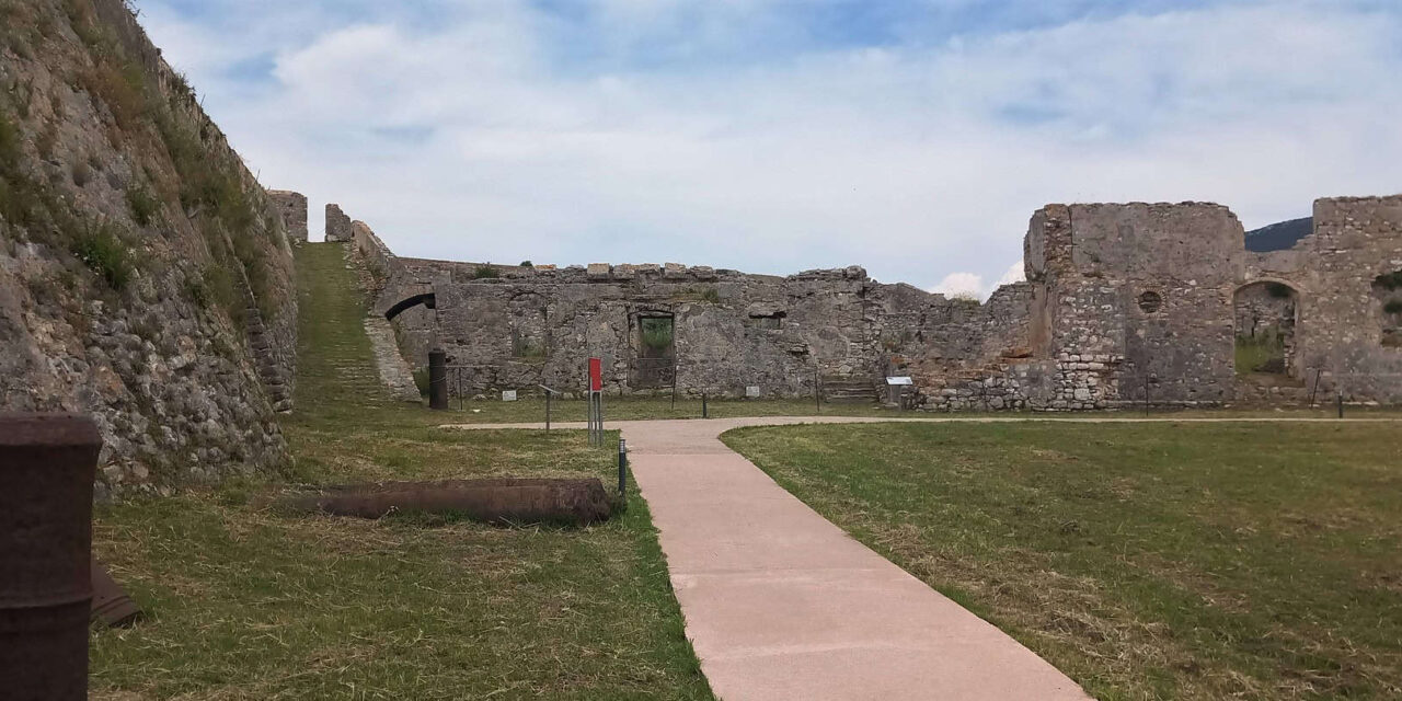 Έργα αποκατάστασης για εμβληματικά μνημεία σε Ναύπακτο και Λευκάδα