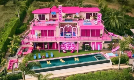 Δωρεάν διακοπές στη ροζ βίλα της Μπάρμπι στο Μαλιμπού μέσω… Airbnb