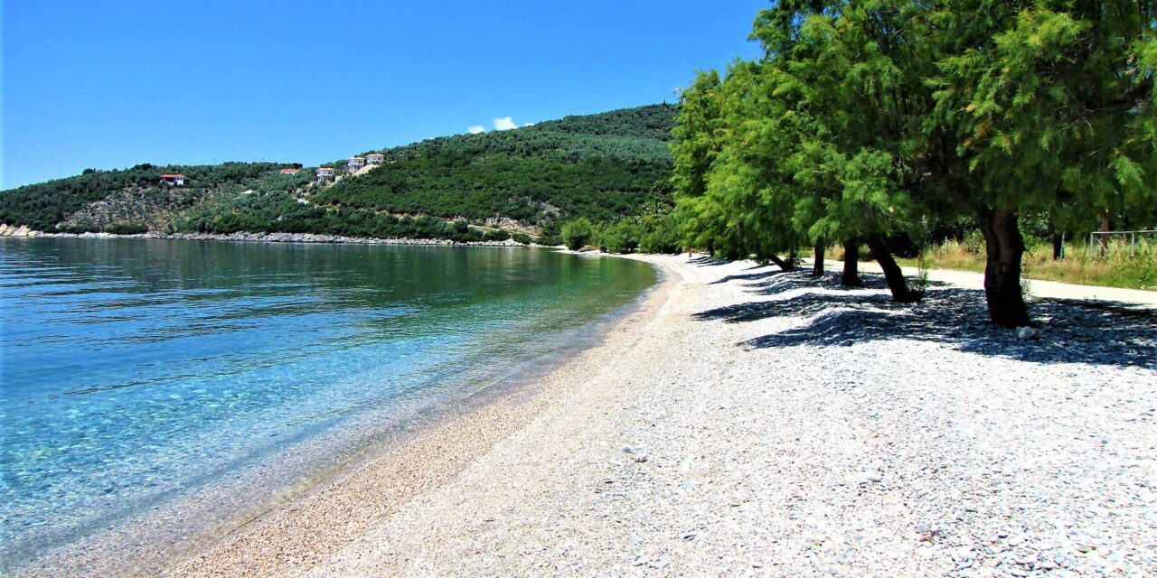 Λεφόκαστρο: Ένα γαλήνιο παραθαλάσσιο χωριουδάκι που θα σας καταπλήξει (video)