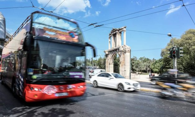 Δήμος Αθηναίων: 11 νέα σημεία στάσης και στάθμευσης των τουριστικών λεωφορείων