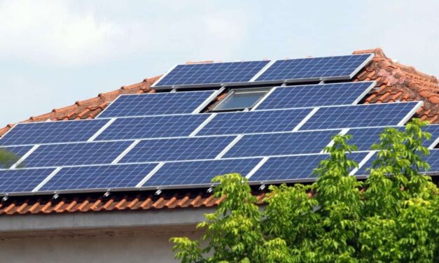 Φωτοβολταϊκά: Αξιοποιήστε την ενέργεια του ήλιου στο σπίτι σας έξυπνα με τη ΔΕΗ