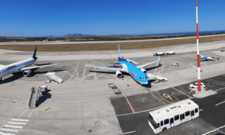 TUI, Jet2 και easyJet ακυρώνουν πτήσεις προς τη Ρόδο την ερχόμενη εβδομάδα
