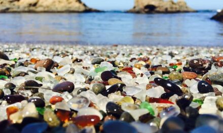 Tripadvisor: 12 πολύχρωμες παραλίες για μια πιο εντυπωσιακή απόδραση