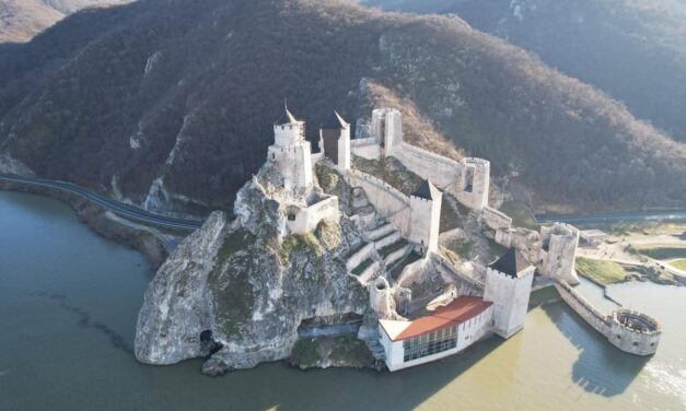 Golubac Fortress, ένα εκπληκτικό κάστρο στις όχθες του Δούναβη που ελάχιστοι γνωρίζουν (vid)