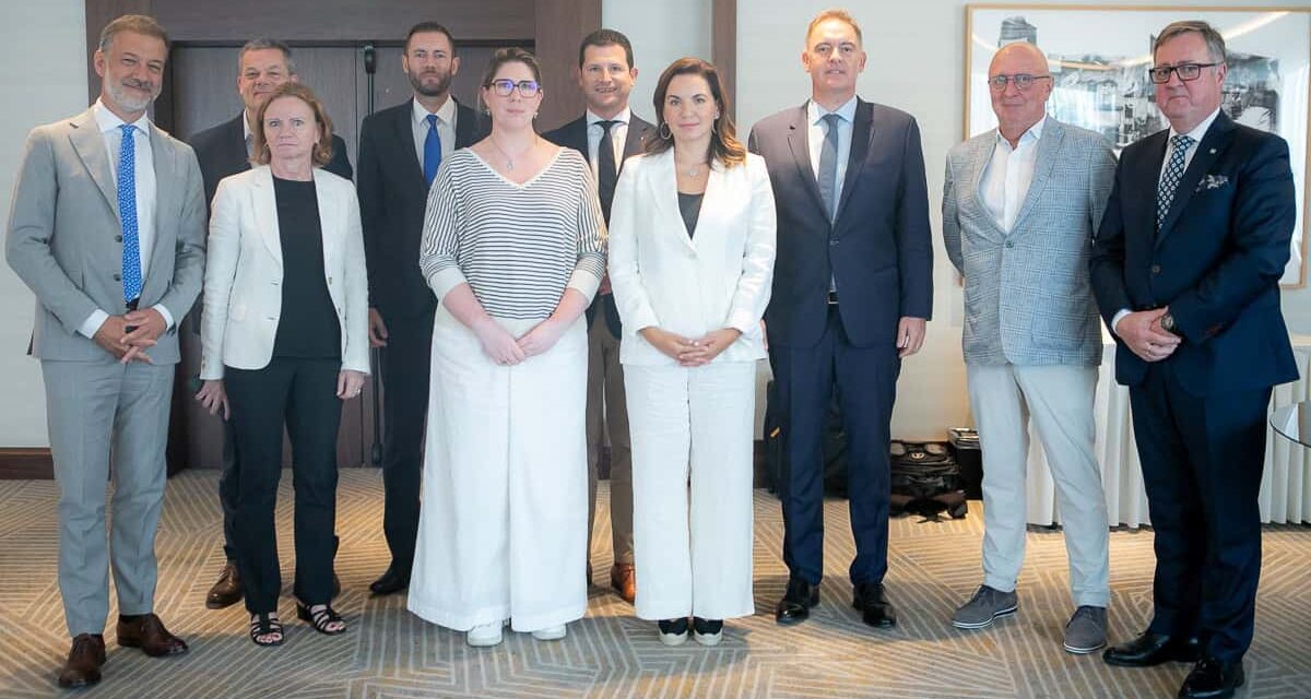 Η υπουργός Τουρισμού στη συνεδρίαση της HOTREC – Έλλειψη προσωπικού και κλιματική αλλαγή στο επίκεντρο