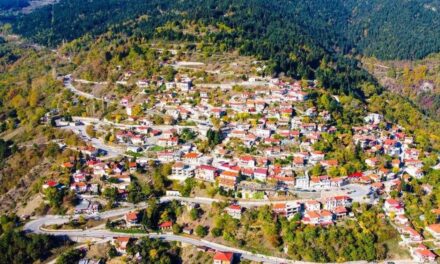 Το κουκλίστικο χωριό με την καταπληκτική θέα και τη γνωστή “φιδίσια” διαδρομή (video)