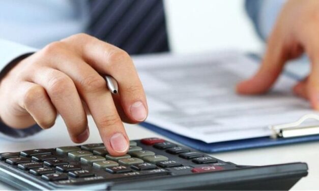 Σε διαβούλευση το φορολογικό νομοσχέδιο – Τι θα ισχύει για επαγγελματίες, Airbnb και ελέγχους