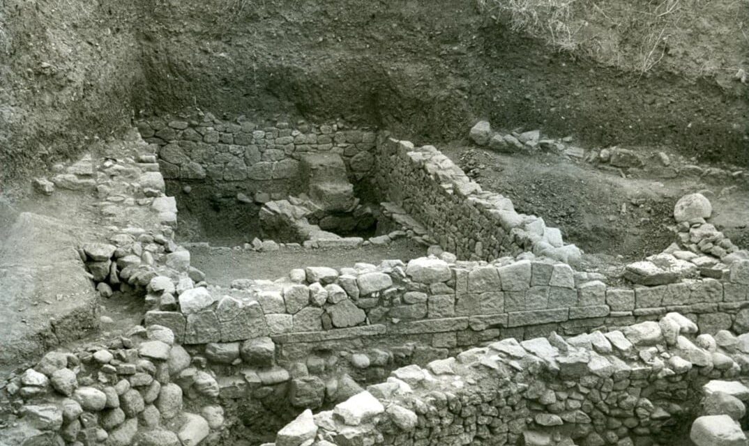 Αρχαιολογικός περίπατος στον Μόλυβο αναδεικνύει την άγνωστη Αρχαία Μήθυμνα