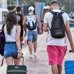 Οι Έλληνες αλλάζουν ταξιδιωτικές συνήθειες: Στροφή σε πιο ήσυχους και βιώσιμους προορισμούς