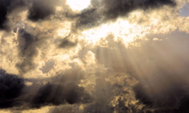 Καιρός: Συννεφιά σήμερα – Με βροχές ο Αγιασμός των υδάτων αύριο