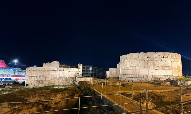 Ο αρχαιολογικός χώρος της Ηετιώνειας Πύλης «φωτίζει» τον Πειραιά