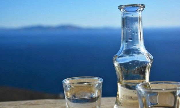 Taste Atlas: 4 ελληνικά οινοπνευματώδη ποτά ανάμεσα στα καλύτερα του κόσμου
