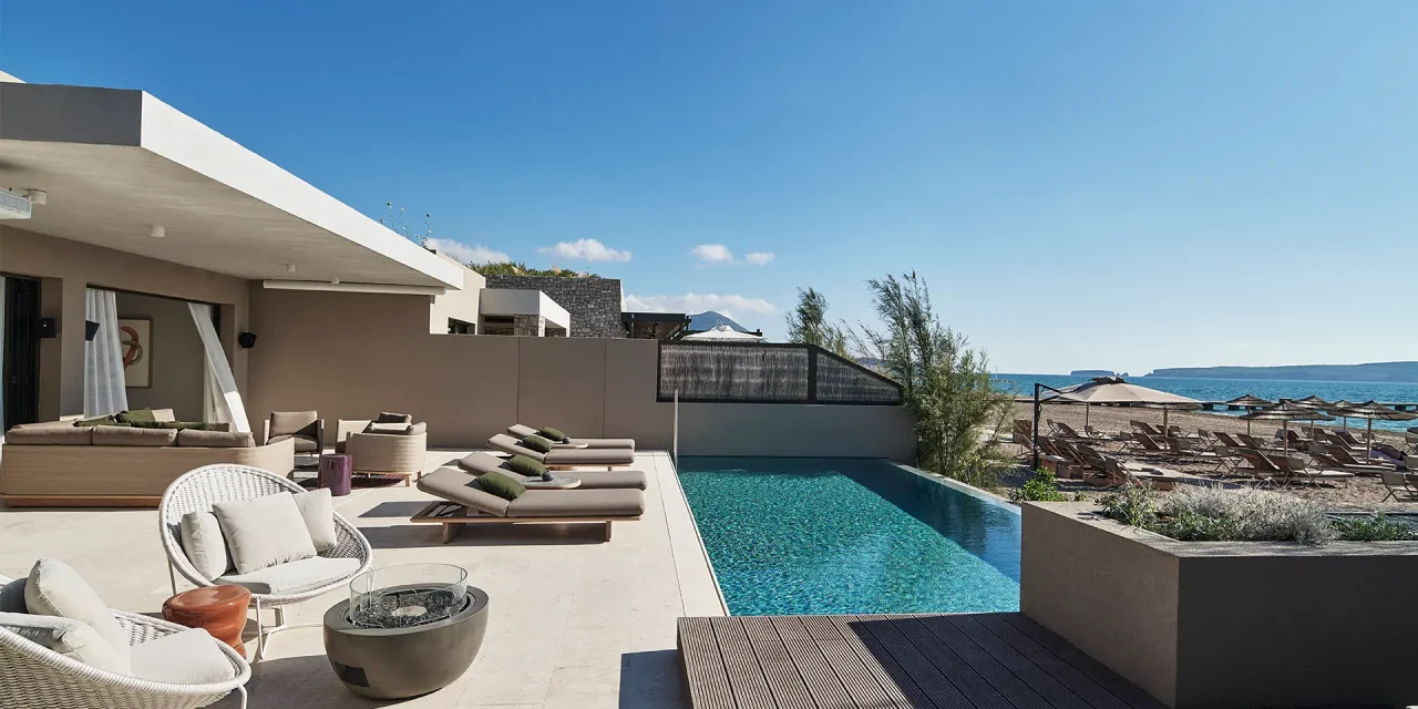 Το W Costa Navarino υποδέχεται τη νέα σεζόν στις 3 Μαΐου