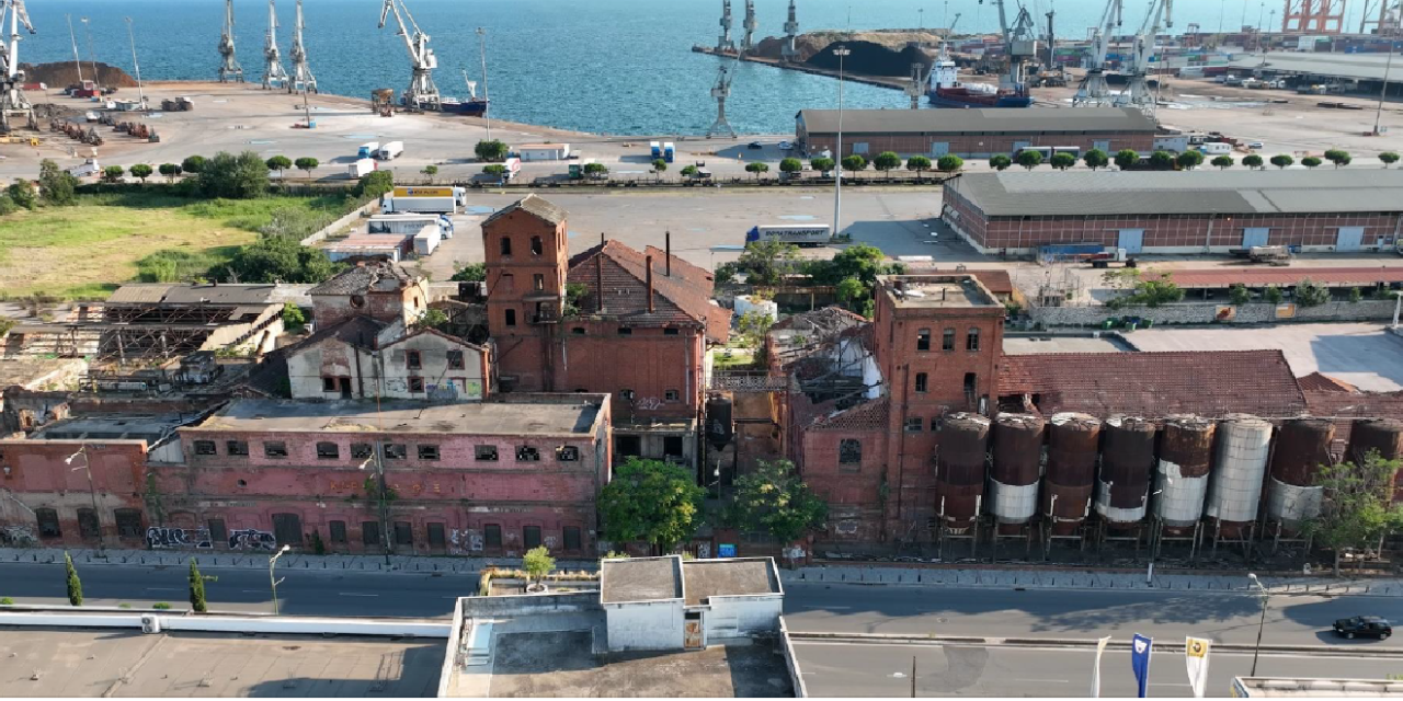 To ΥΠΠΟ δρομολογεί την απόκτηση του βιομηχανικού συγκροτήματος της πρώην ζυθοποιίας ΦΙΞ, στη Θεσσαλονίκη