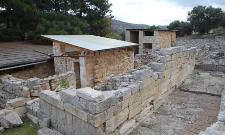 Επεμβάσεις στερέωσης στο «Μικρό Ανάκτορο» της Κνωσού