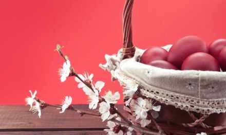 Πως να βάψετε τα ομορφότερα πασχαλινά αυγά – Τα μυστικά που πρέπει να γνωρίζετε