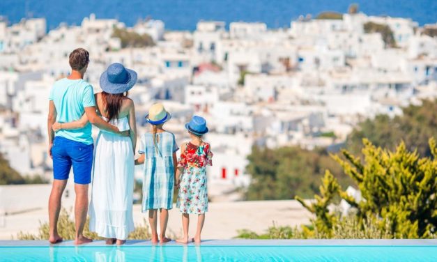 Νέα μελέτη ΙΝΣΕΤΕ: Σταθερά στην κορυφή η Ελλάδα για Ευρωπαίους ταξιδιώτες το 2025