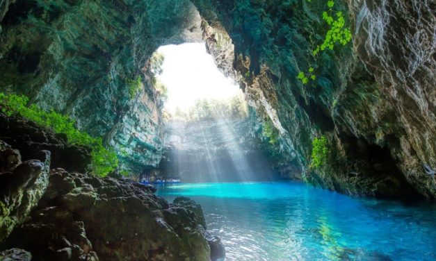 Σπήλαιο Μελισσάνης: Το γεωλογικό θαύμα που εντυπωσιάζει τους επισκέπτες της Κεφαλονιάς