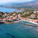 4 υπέροχα χωριά της Πελοποννήσου πάνω στο κύμα (video)