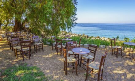 Καρδαμύλη: Το καλοκαιρινό στολίδι της Μεσσηνιακής Μάνης